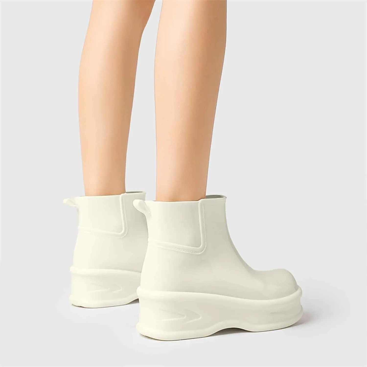 Durable Women's Rain Shoes Thick Sole Footwear Rainy Days Perfect Outdoor Activities Stylish and Rain Boots with Dogs