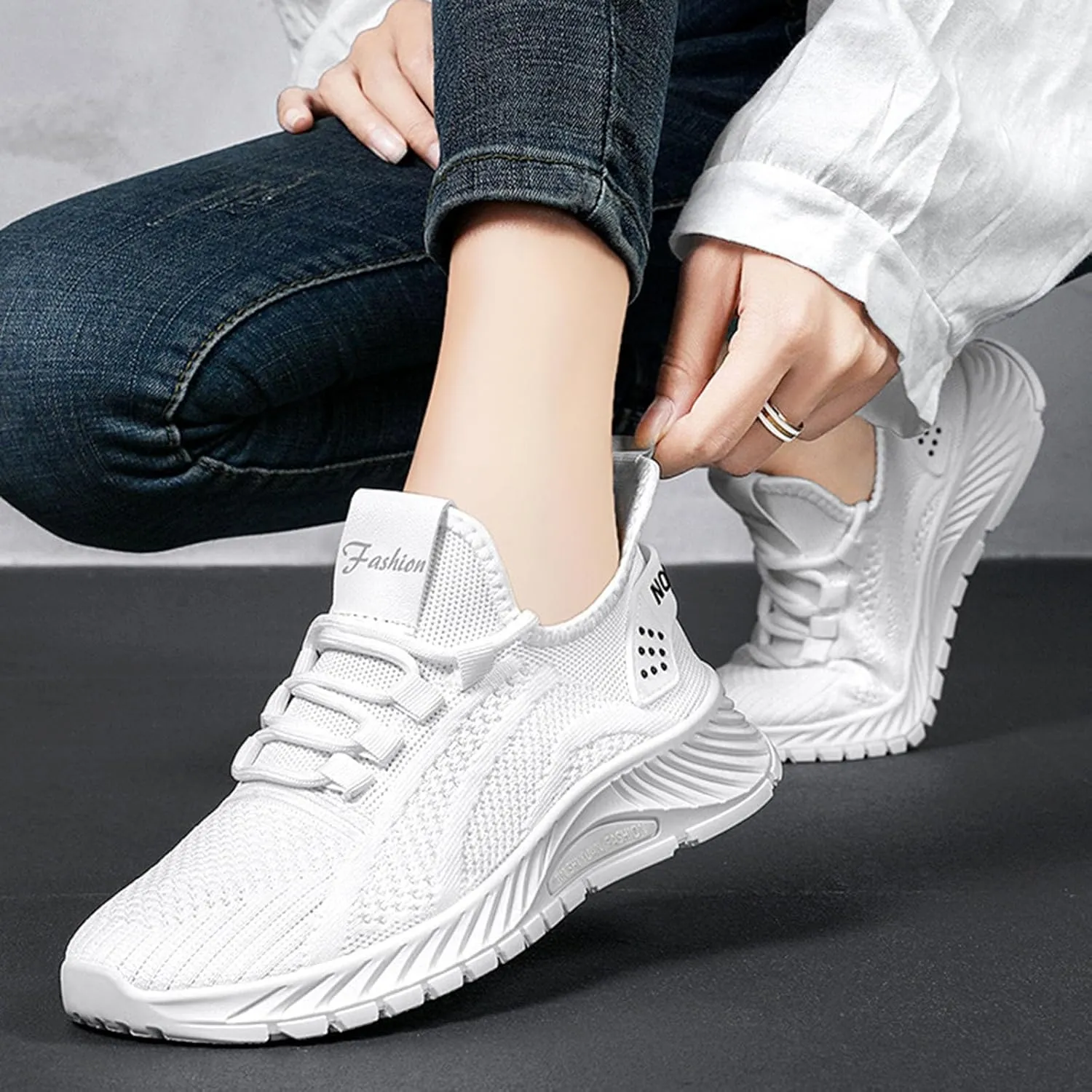 Flying Weaving Sneakers Women New Korean Fashion Round Head Lace Up Casual Shoes Thick Bottom Running Shoes Working