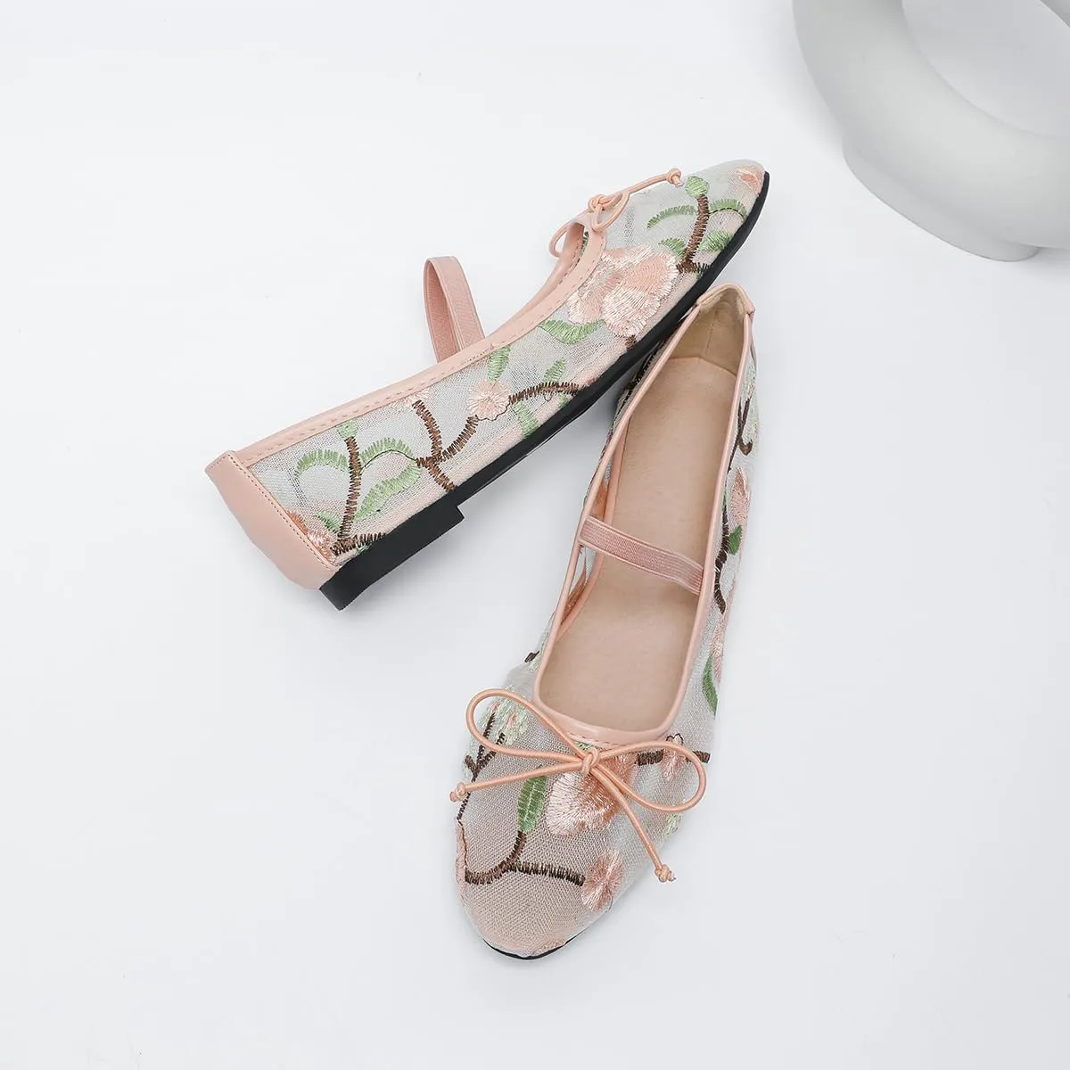 Women's Mesh Flat Mary Janes Embroidered Floral Buckled Strap Flats Casual Comfortable Round Toe Ballerina Shoes