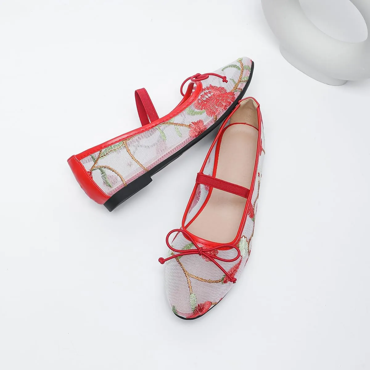 Women's Mesh Flat Mary Janes Embroidered Floral Buckled Strap Flats Casual Comfortable Round Toe Ballerina Shoes